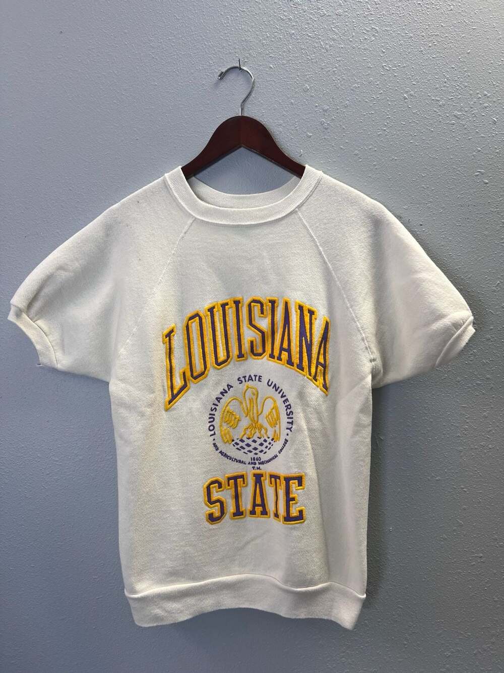 Vintage LSU Tigers Short Sleeve Sweatshirt Spellout large fits medium 22x26 0547
